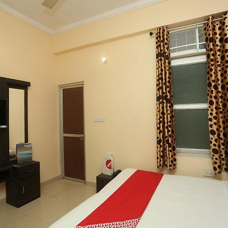 Oyo Flagship 17204 Vrindawan Galaxy Hotell Kanpur Exteriör bild
