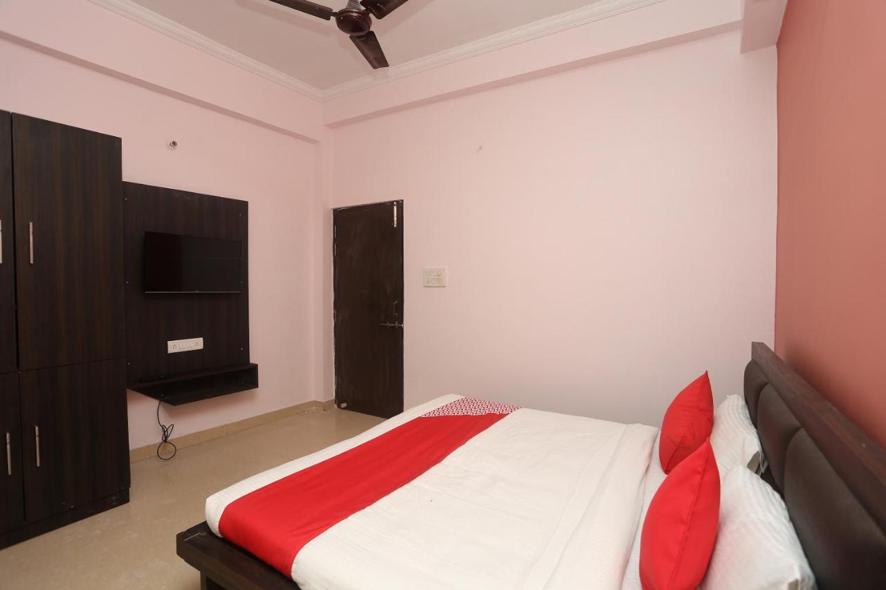 Oyo Flagship 17204 Vrindawan Galaxy Hotell Kanpur Exteriör bild