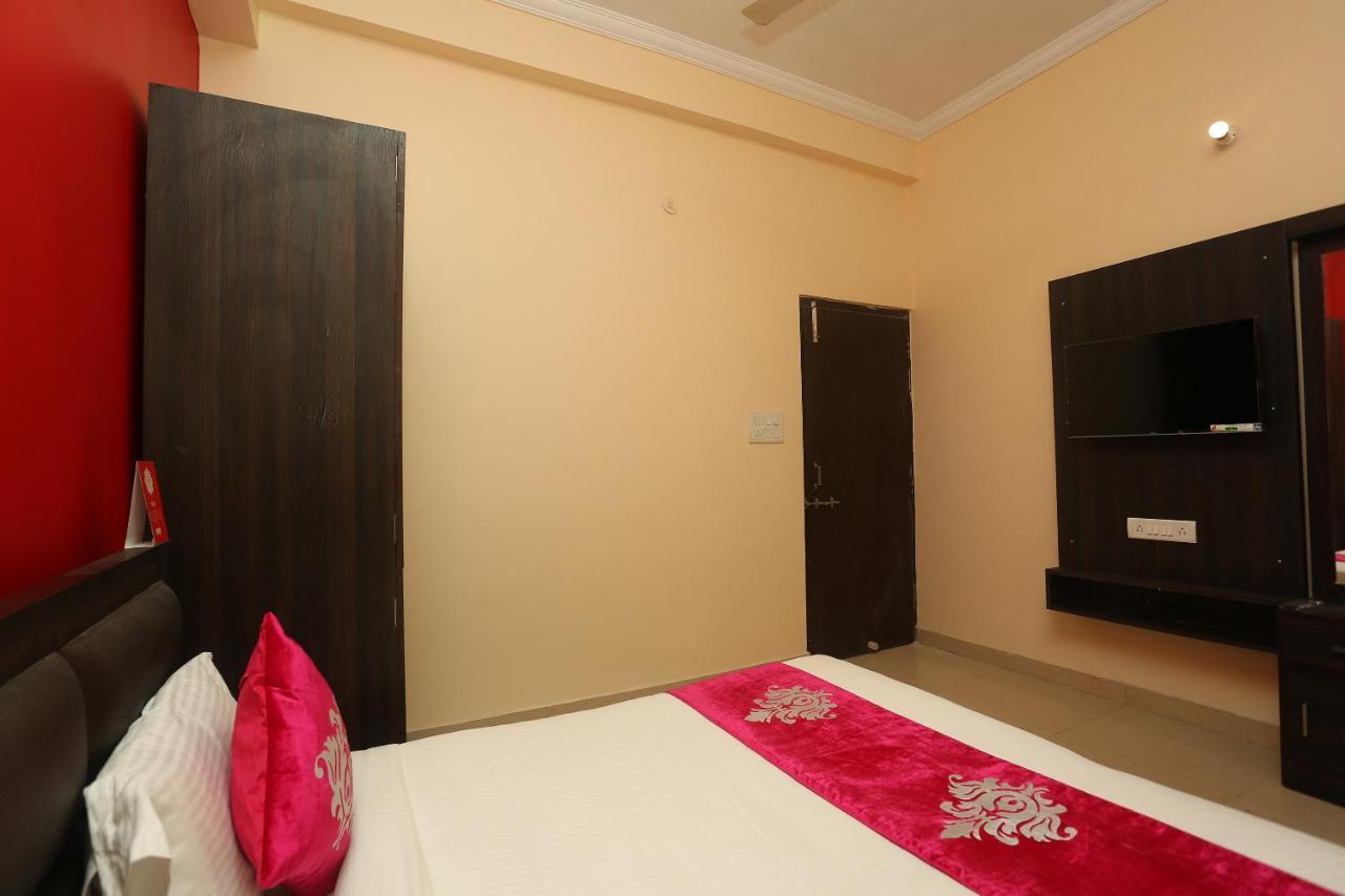 Oyo Flagship 17204 Vrindawan Galaxy Hotell Kanpur Exteriör bild