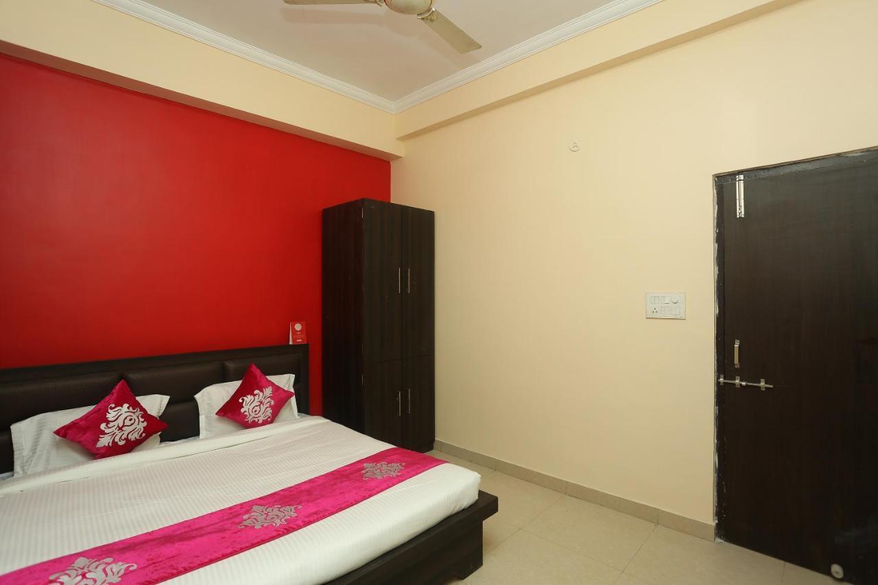 Oyo Flagship 17204 Vrindawan Galaxy Hotell Kanpur Exteriör bild