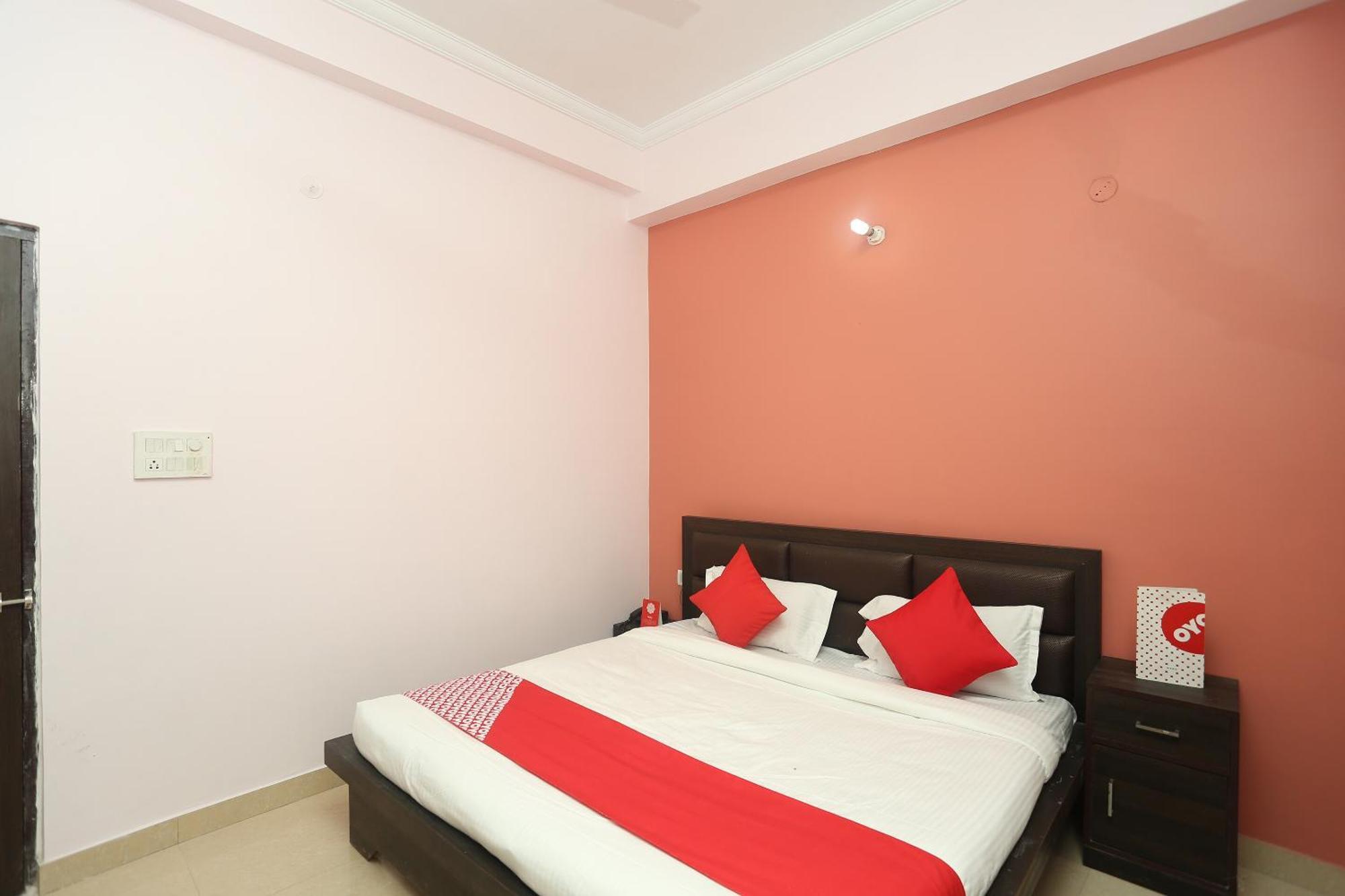 Oyo Flagship 17204 Vrindawan Galaxy Hotell Kanpur Exteriör bild