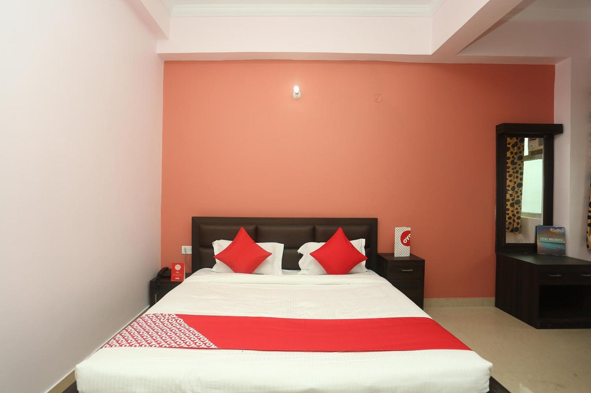 Oyo Flagship 17204 Vrindawan Galaxy Hotell Kanpur Exteriör bild