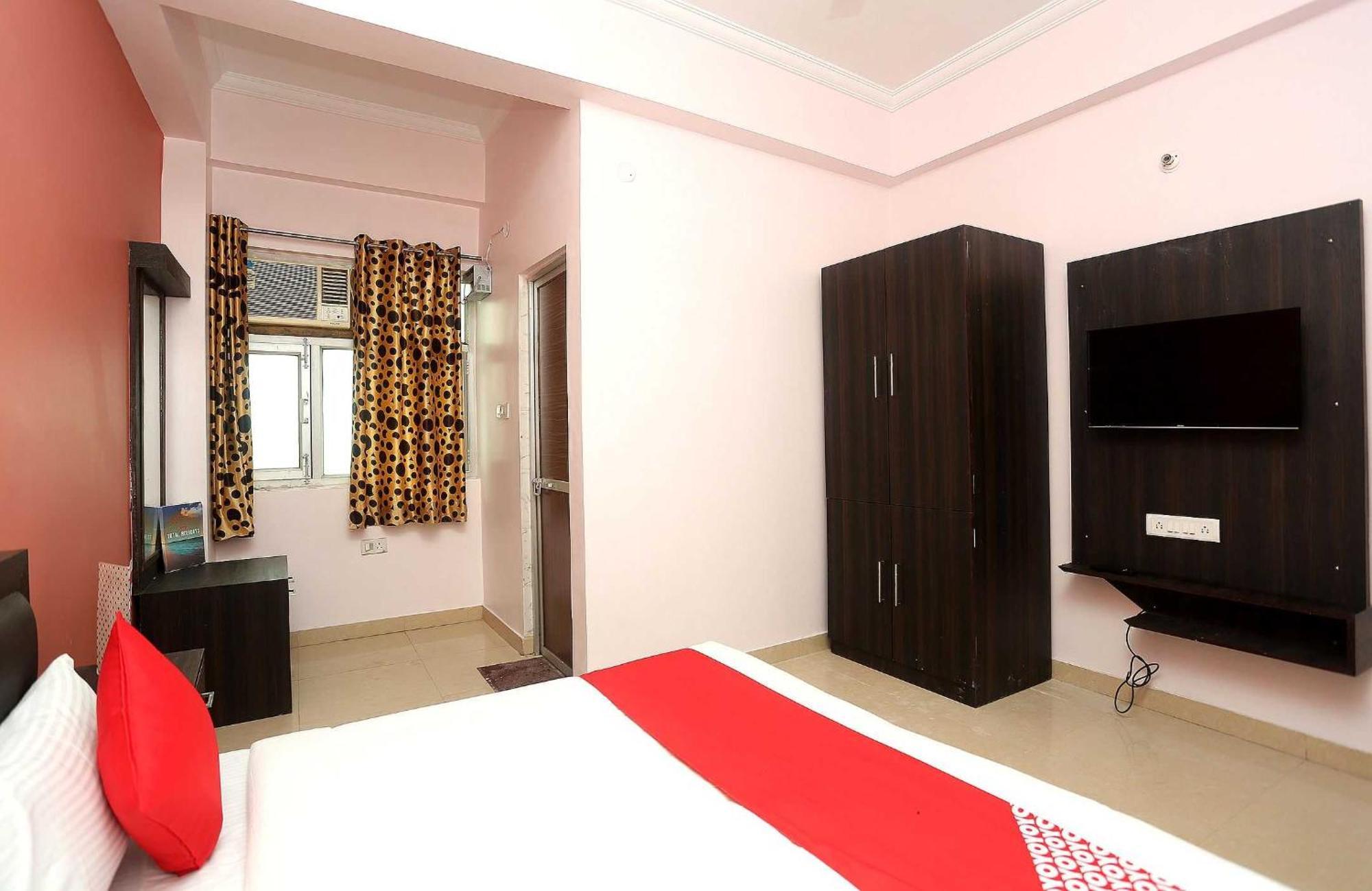 Oyo Flagship 17204 Vrindawan Galaxy Hotell Kanpur Exteriör bild