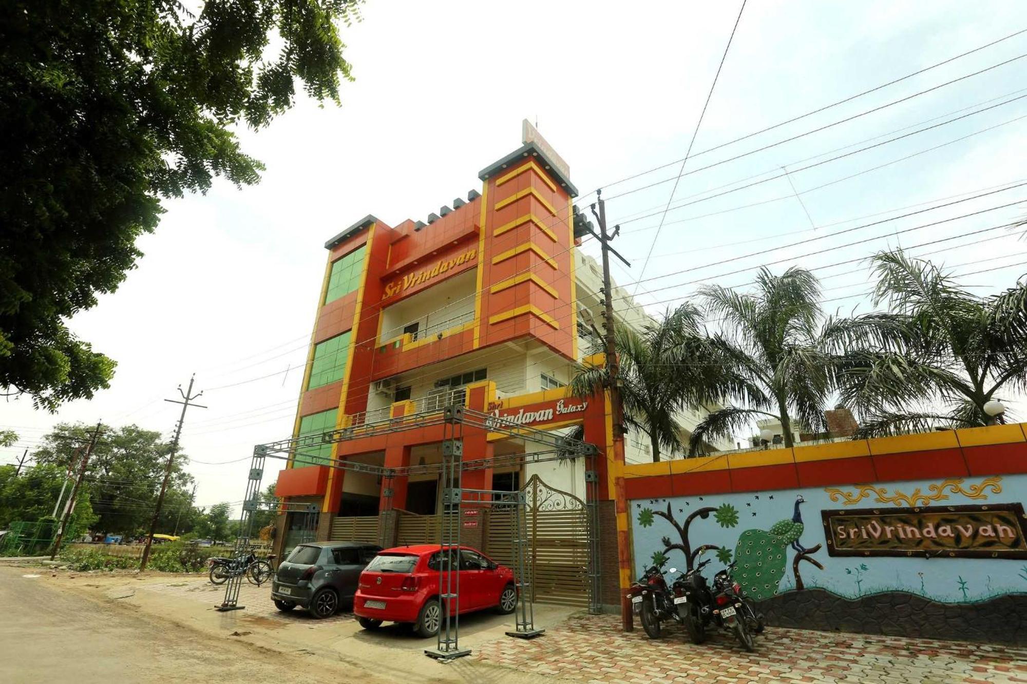 Oyo Flagship 17204 Vrindawan Galaxy Hotell Kanpur Exteriör bild