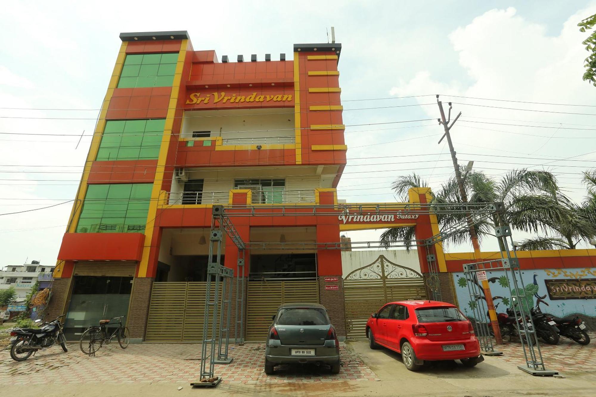 Oyo Flagship 17204 Vrindawan Galaxy Hotell Kanpur Exteriör bild
